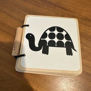 Lovevery Wooden Black & White Book